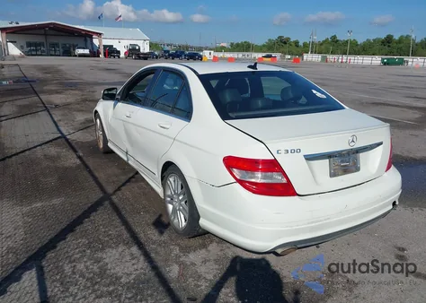 2008 Mercedes-Benz C 300 Luxury/Sport из США, поврежденный, VIN WDDGF54X48RO18676